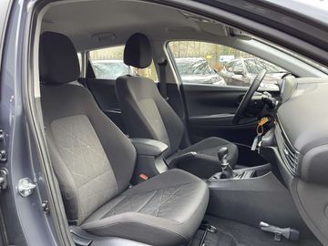 Car image 11