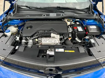 Car image 19