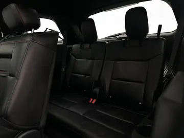 Car image 38