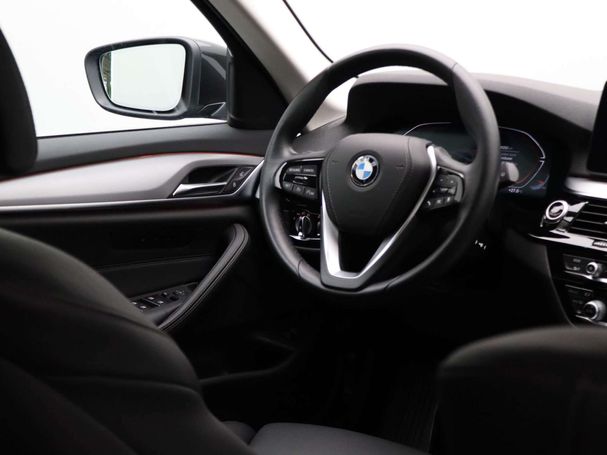 BMW 520i Touring 135 kW image number 26