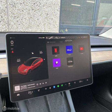 Tesla Model 3 60 208 kW image number 13