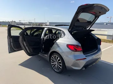 Car image 36