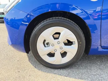 Car image 27