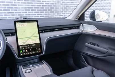 Car image 47