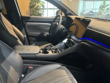 Car image 42