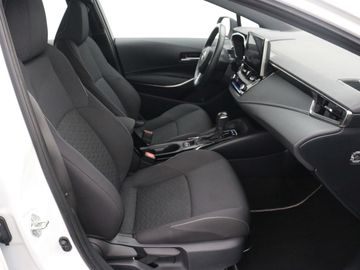 Car image 30