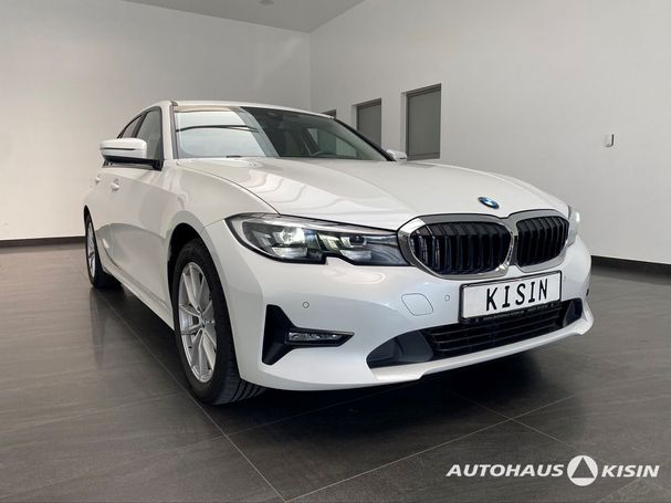 BMW 320d xDrive Advantage 140 kW image number 2