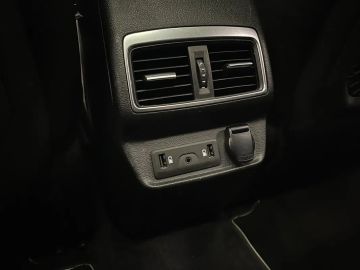 Car image 32