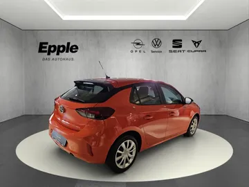 Car image 4