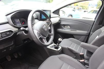 Car image 6