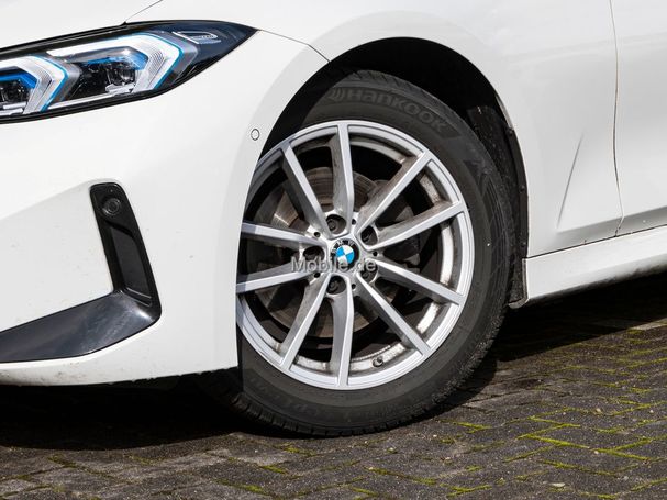 BMW 320i xDrive 135 kW image number 8