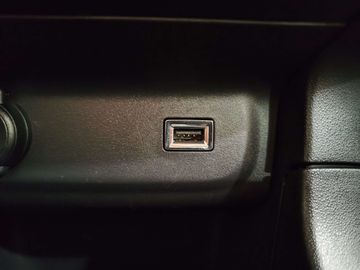 Car image 30