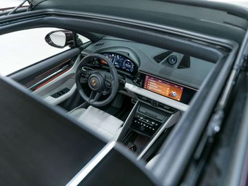 Car image 37