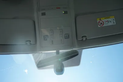 Car image 33