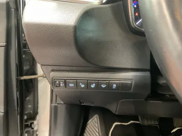 Car image 29