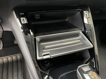 Car image 37