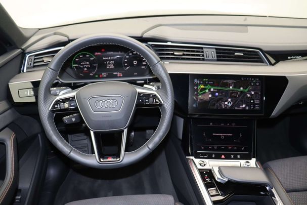 Audi e-tron 55 quattro S-line 300 kW image number 15