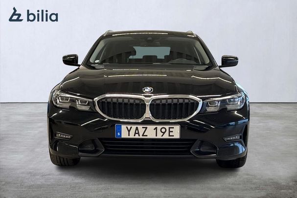 BMW 320d Touring xDrive 141 kW image number 2