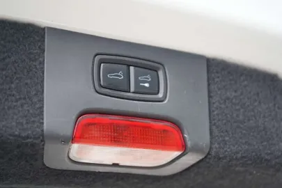 Car image 35