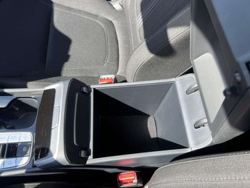 Car image 37