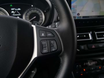 Car image 37