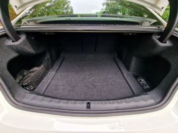 Car image 37