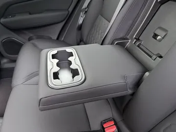 Car image 46