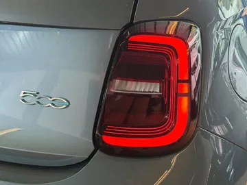 Car image 25