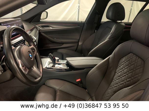 BMW 530i Touring M 180 kW image number 13