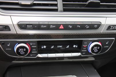 Car image 29