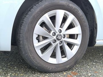 Car image 34
