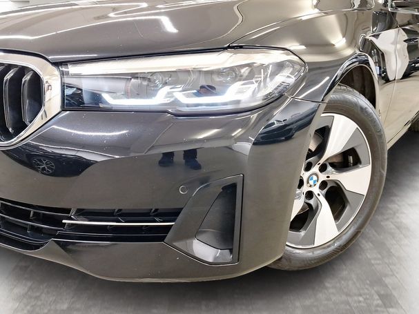 BMW 520d Touring xDrive 140 kW image number 8