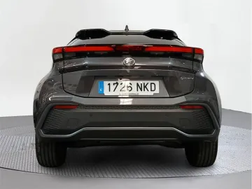 Car image 3