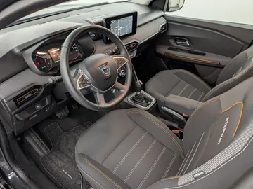 Car image 29