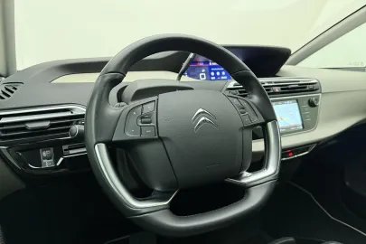 Car image 33