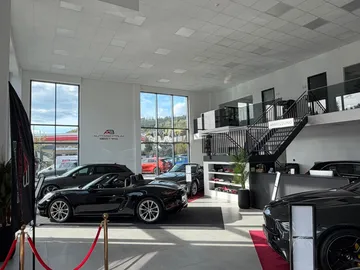 Car image 3