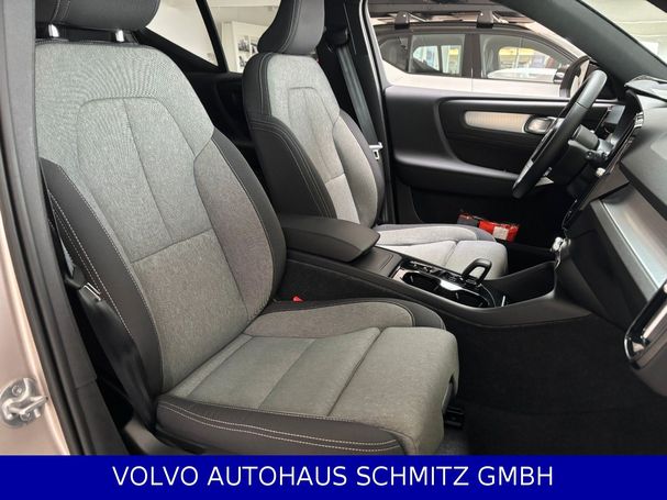 Volvo XC40 B4 Plus Dark 145 kW image number 7