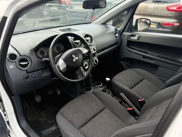 Car image 11