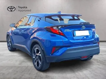 Car image 4