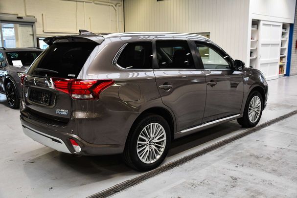 Mitsubishi Outlander 2.4 4WD 165 kW image number 3