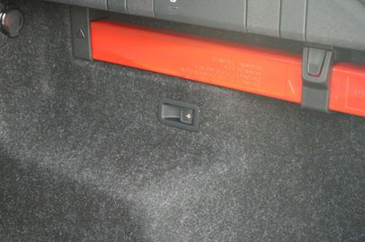 Car image 37