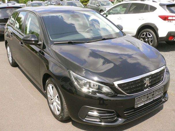 Peugeot 308 SW PureTech 130 GPF Active 96 kW image number 2