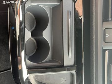 Car image 37