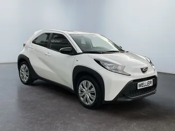 Car image 2