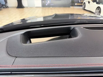 Car image 35
