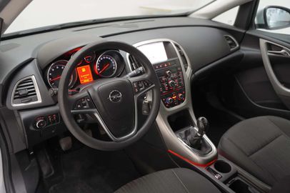 Car image 13