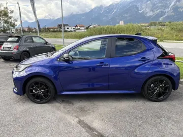 Car image 2