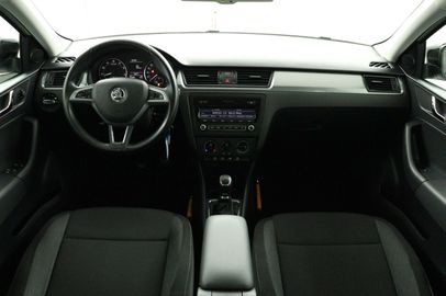 Car image 16