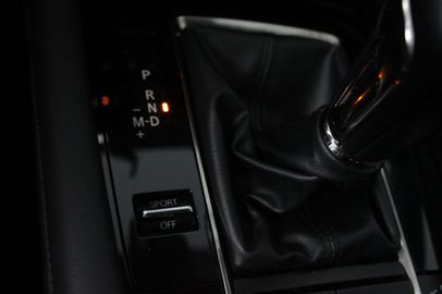 Car image 40