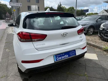 Car image 36